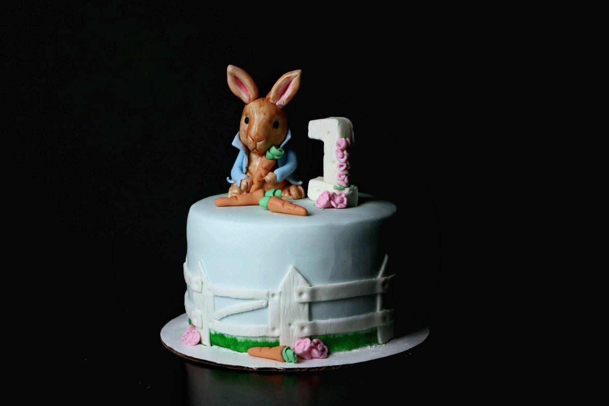 6" SPECIALTY CAKE