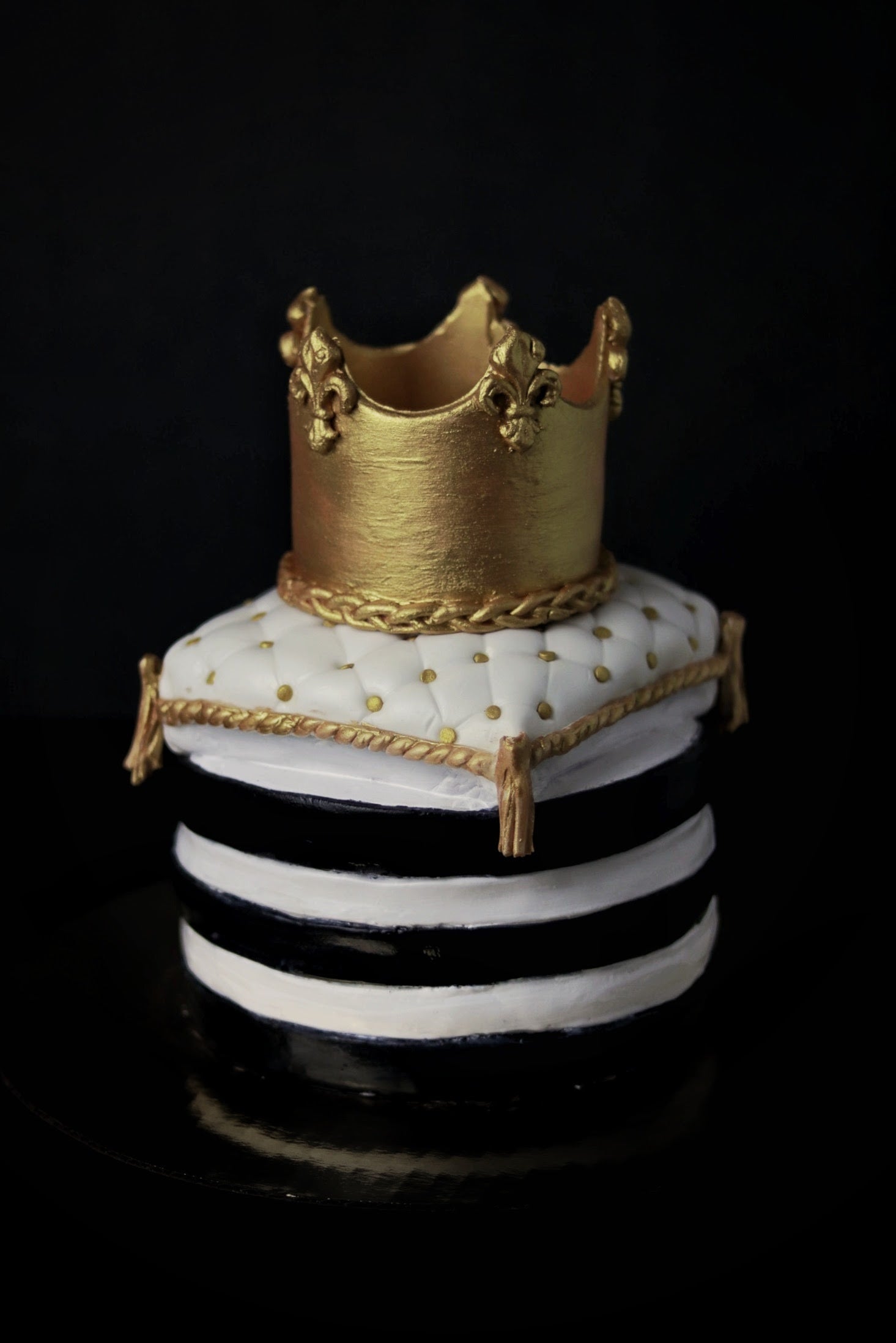 8" SPECIALTY CAKE